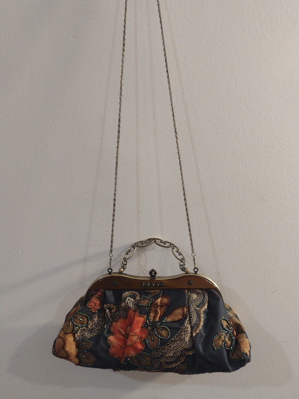 Vintage Floral Beaded Evening Clutch - Black & Tan - Picture 3 of 8